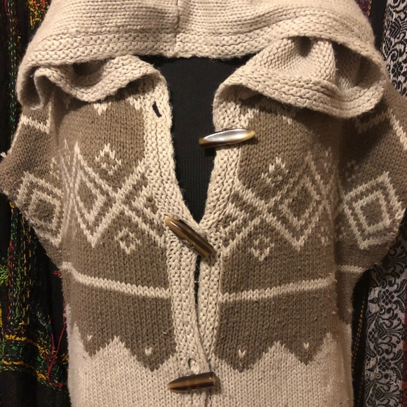 🔅Knitted Hooded Poncho🔅 - Picture 2 of 5